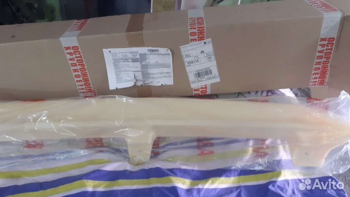 Продам спойлер pajero 3