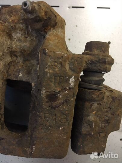 Суппорт задний правый Toyota 4Runner (2435)