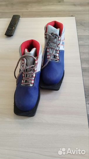 Лыжные ботинки