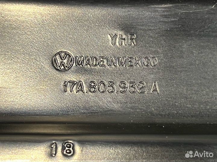 Кронштейн передней панели (телевизора) Volkswagen