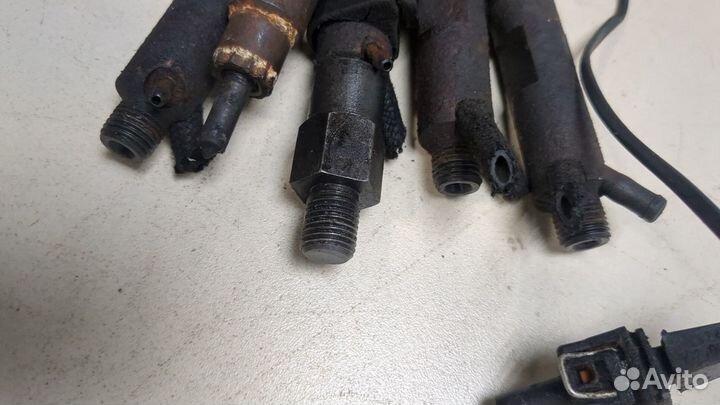 Форсунка топливная Volkswagen Transporter 4, 2002