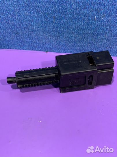 Датчик включения стоп сигнала Лягушка Nissan almer