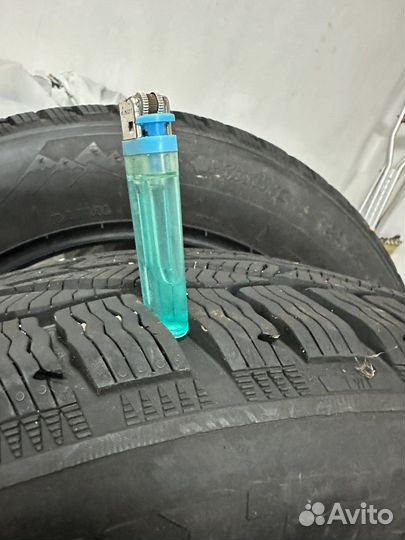 Taurus SUV Winter 235/60 R18 104H