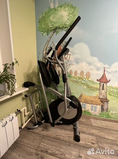 Эллиптический тренажёр Spirit SE218