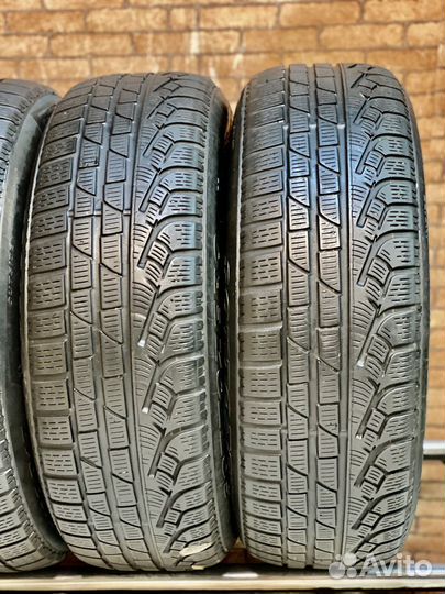 Pirelli Winter Sottozero 210 Serie II 205/65 R17 96H