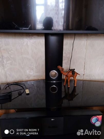 Стеклянная тумба под тв