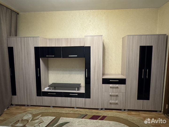 Стенка в гостиную