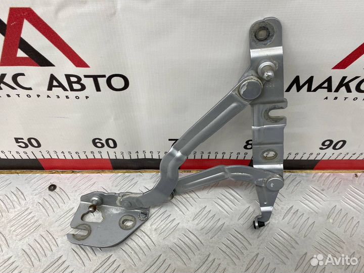 Б/У петля крышки багажника задний правый Audi A6