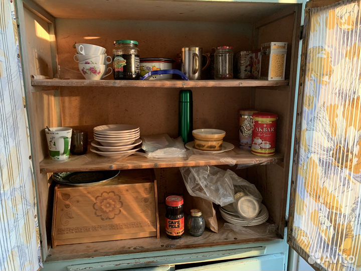 Антикварный шкаф буфет