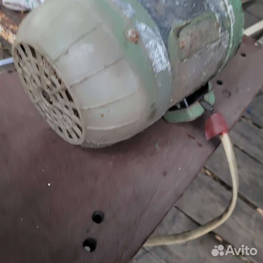 Электродвигатель 220в