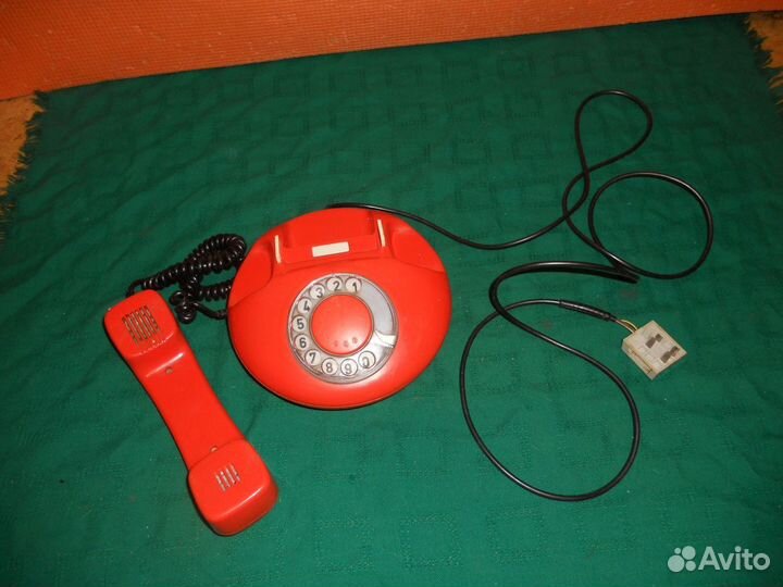 Телефон дисковый круглый