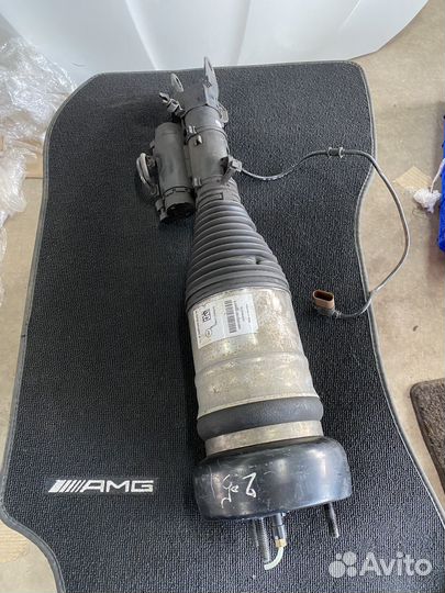 Пневмостойка передняя правая Mercedes Benz W205