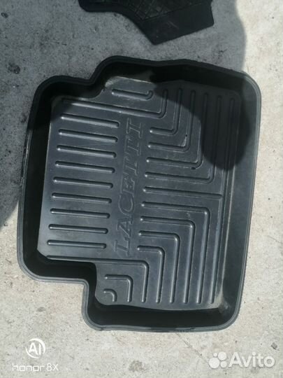 Автомобильные коврики резиновые