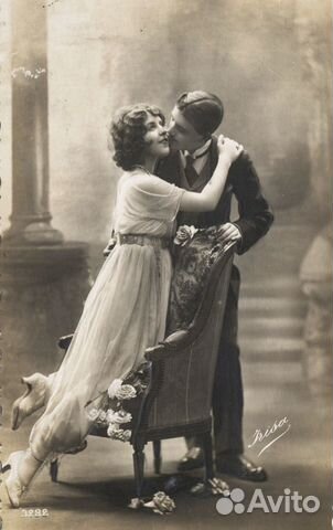 Открытка «Влюбленные с креслом» Франция Irisa 1900