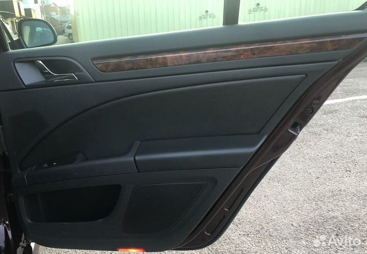 2 Обшивки задних дверей skoda superb 2