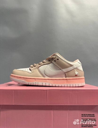 Nike sb dunk low pink pigeon