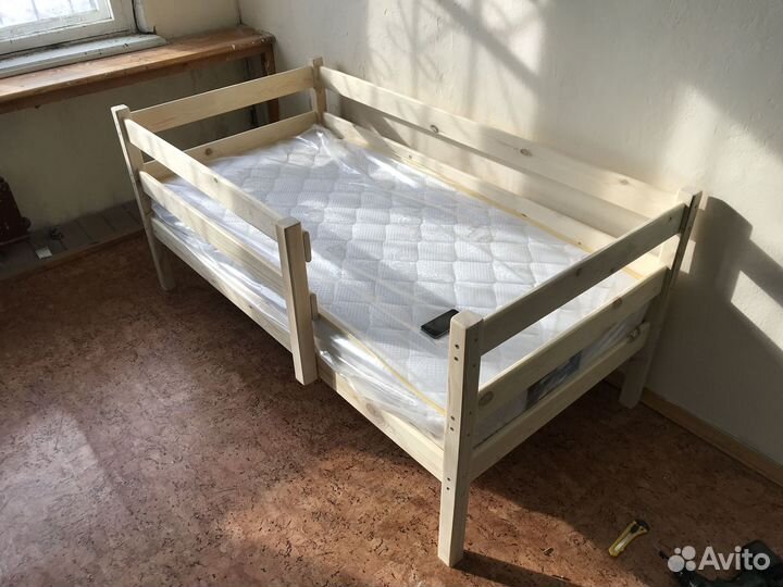Детские кровати из массива сосны новые