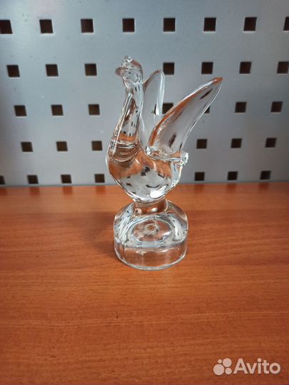 Статуэтка лебедь стекло