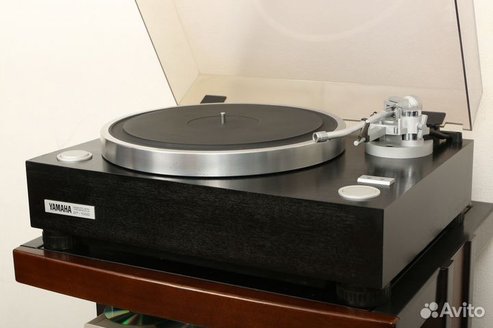 Проигрыватель винила Yamaha GT-1000