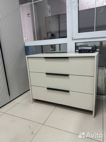 Комод бежевый 90 см