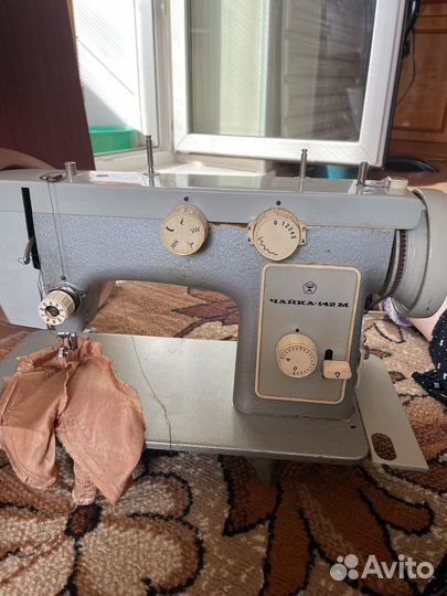 Швейная машинка чайка 142м