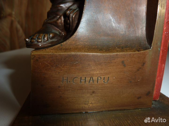 Антикварная статуэтка 