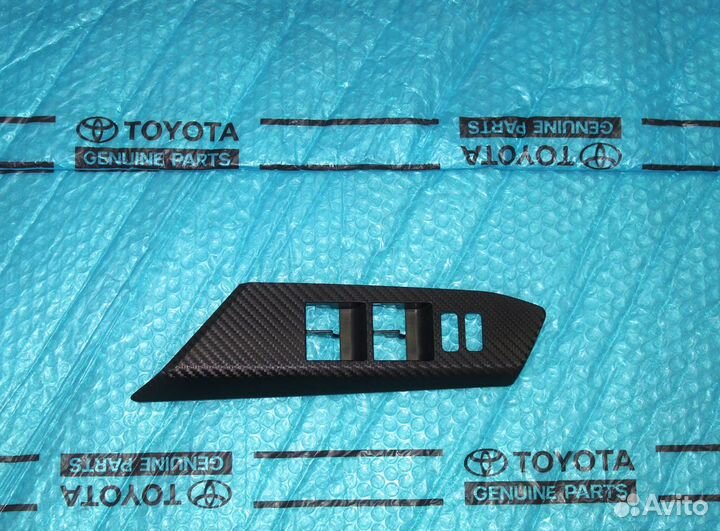 Накладка стеклоподъемника Рав 4 Оригинал 2013-2015