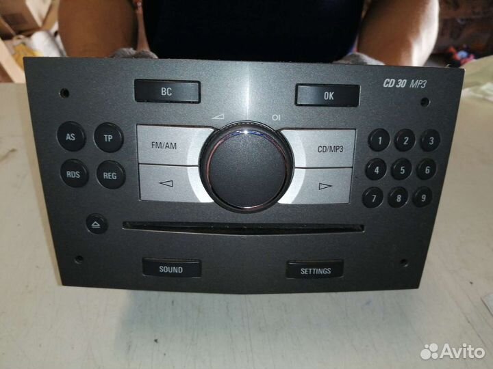 Магнитола Opel Zafira