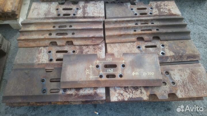 Башмак гусеницы 700 мм shoe-track