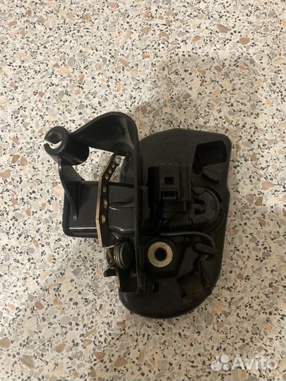 Замок сдвижной двери правый на VW