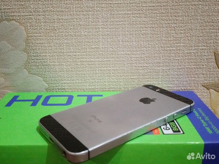 iPhone SE, 32 ГБ