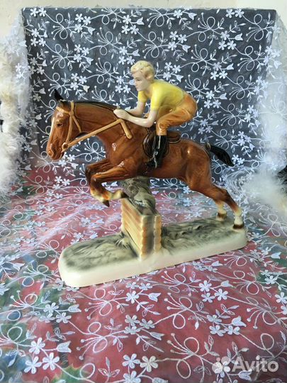 Наездница фарфор XX вв
