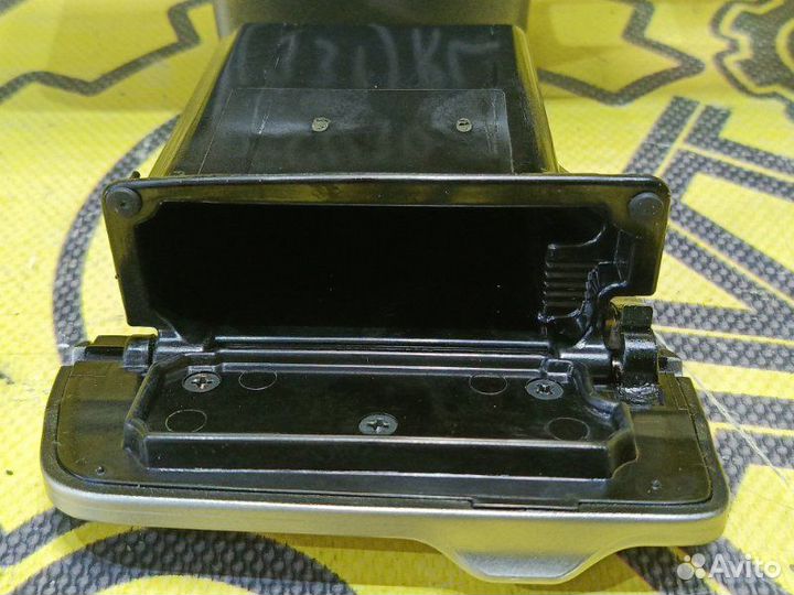 Накладка кнопки стеклоподъемника задняя левая