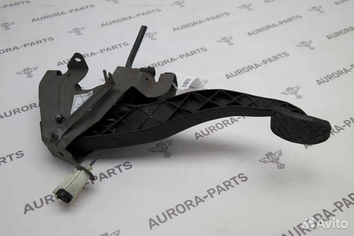 Педаль сцепления VW Transporter T5