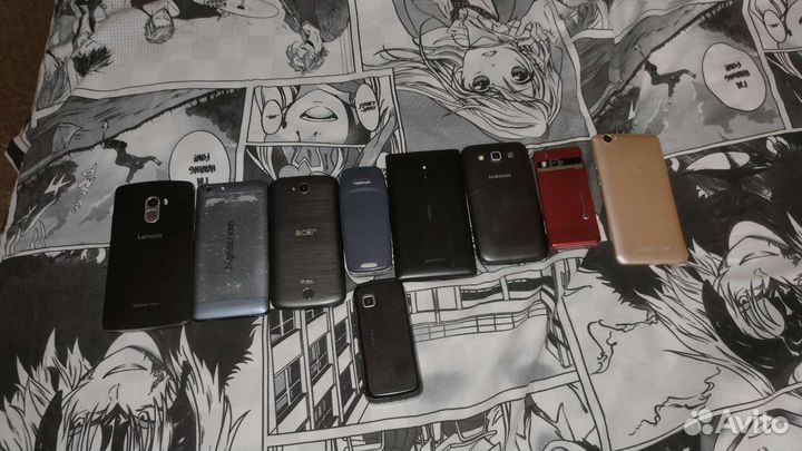 Лот телефонов, какие-то живые какие-то нет