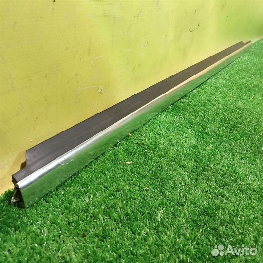 Накладка стекла переднего левого mersedes benz GL