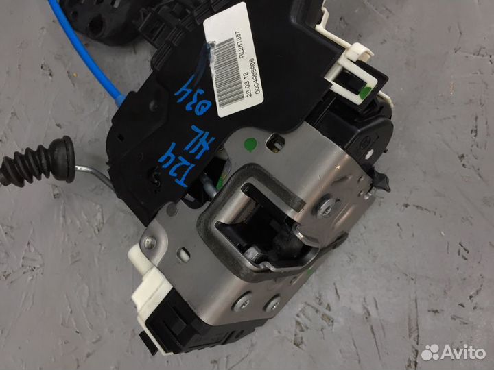 Замок двери задний левый Mercedes-Benz B-180 T246