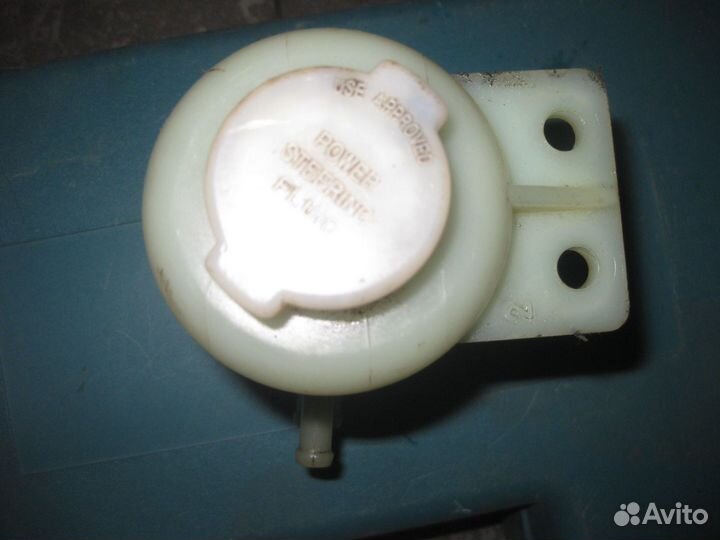 Бачок гур для Мицубиси