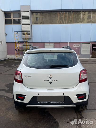 Renault Sandero Stepway 1.6 МТ, 2019, битый, 150 000 км