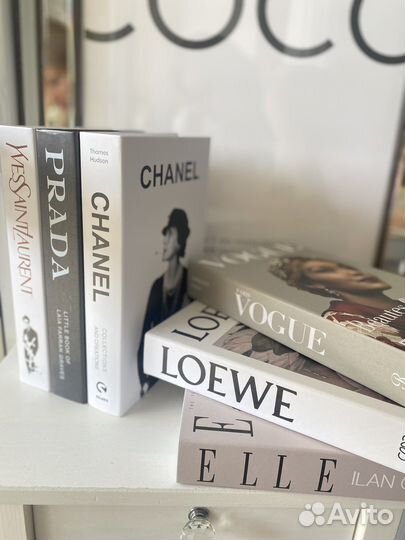 Муляж книги брэнда для интерьера, реквизит