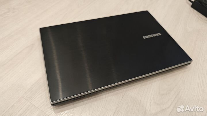 Ноутбук Samsung 305V5A