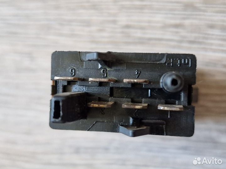 Кнопка обогрева заднего стекла VW Passat B5