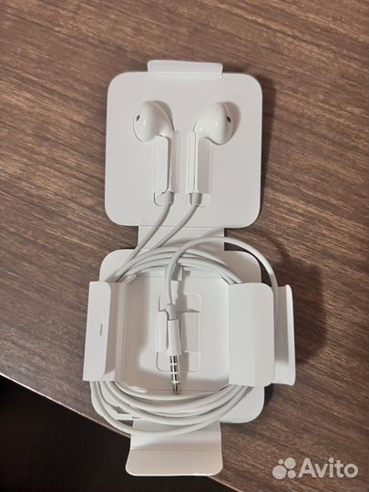 Наушники Apple EarPods (3.5 мм), белый