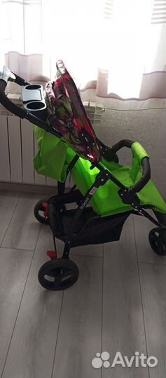 Прогулочная коляска