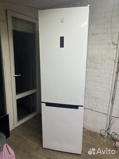 Холодильник Indesit No Frost