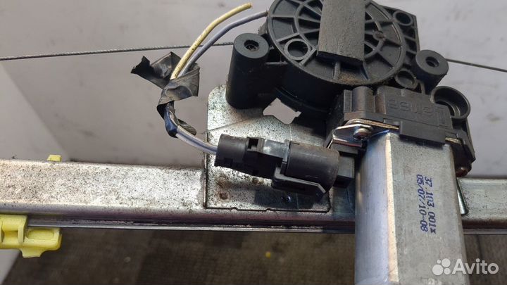 Стеклоподъемник электрический Nissan Primastar, 2010