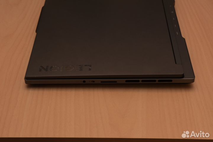 Премиальный ноутбук Lenovo legion 7 slim (gen 7)