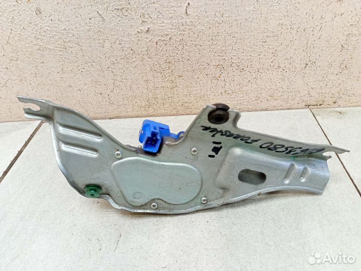 Моторчик стеклоочистителя задний