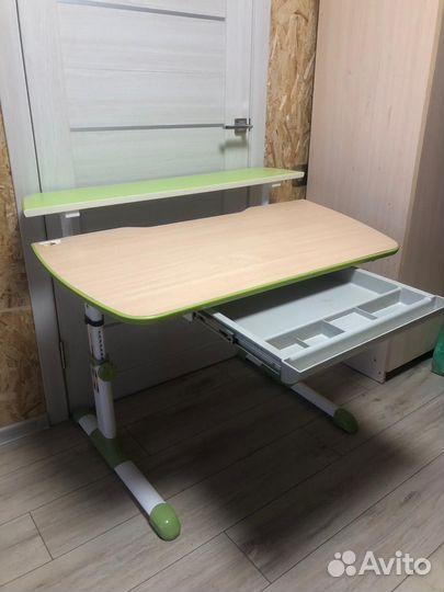 Письменный стол растущий
