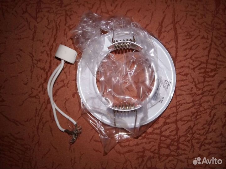 Светильники встраиваемые, 3 шт